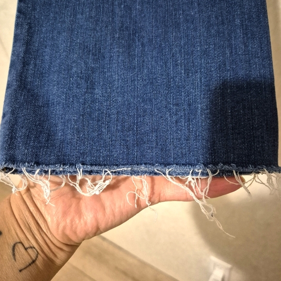 Madewell Blue High Rise Jeans with Subtle Flare..SIZE:26 - Picture 8 of 13